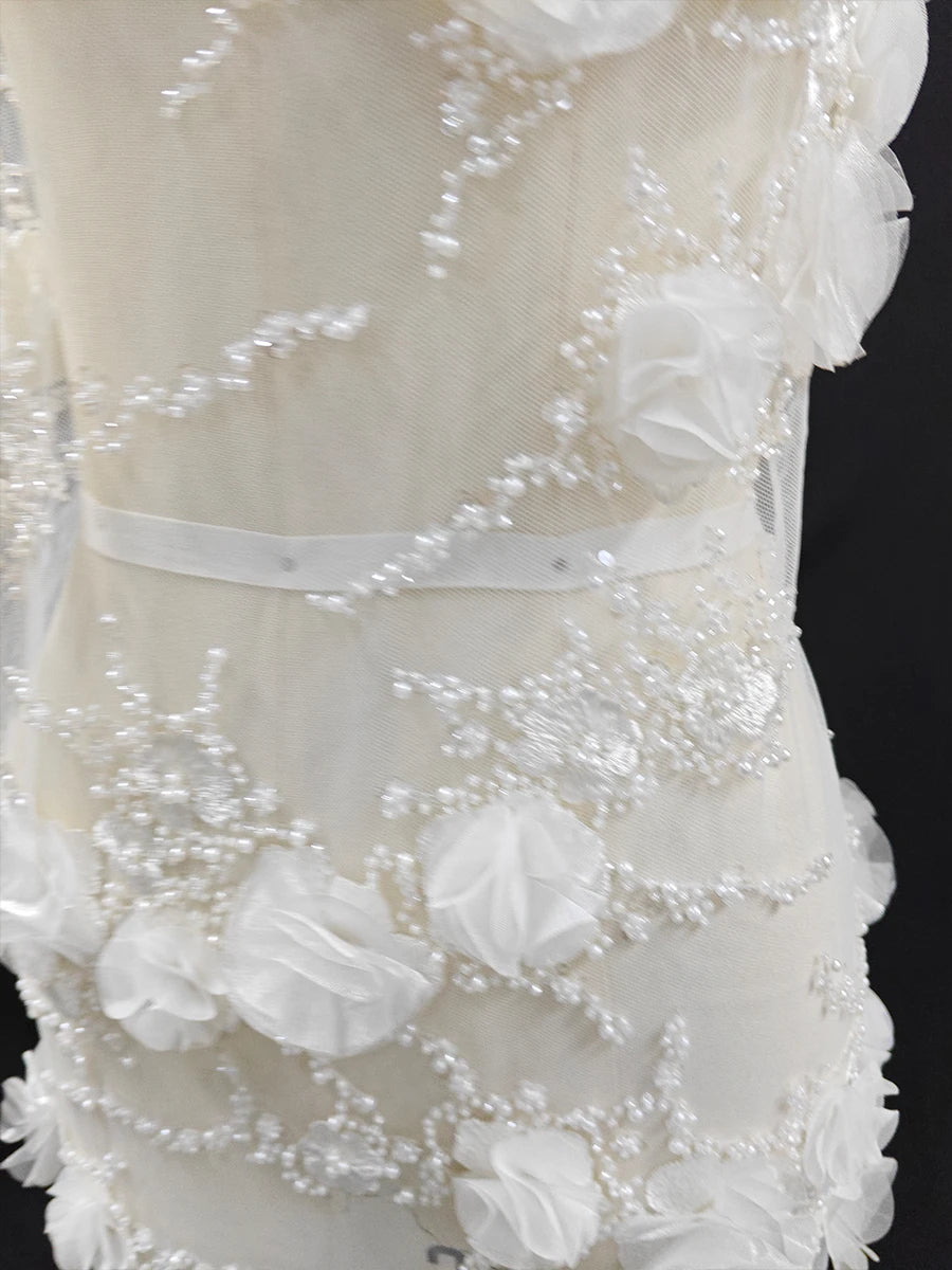 Nueva tela blanca tridimensional con bordado de cuentas para boda, tela de diseño de encaje para vestido de novia cosida