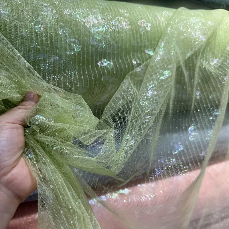 Tela de fondo para costura de ropa infantil, con malla suave transparente y mariposa arcoíris verde hierba fresca, ideal para decoración navideña DIY