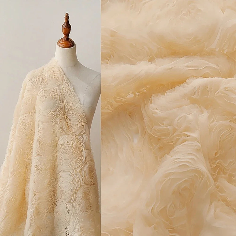Tela de encaje de malla con apliques de rosas, impresionante bordado dimensional para confección de vestidos de novia, tela artesanal de moda de diseñador.