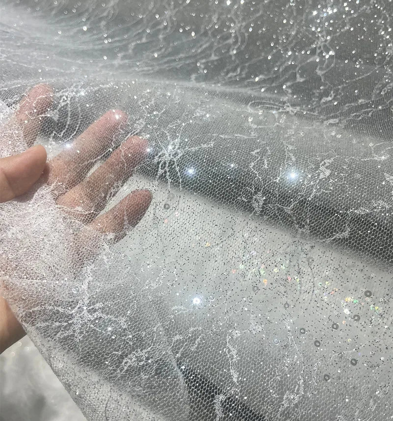 مسحوق الفضة الساخن، رذاذ الفضة، مسحوق بريق ناعم، فستان زفاف منقوش بشبكة من الدانتيل، الطبقة السفلية، قماش شبكي شفاف لامع