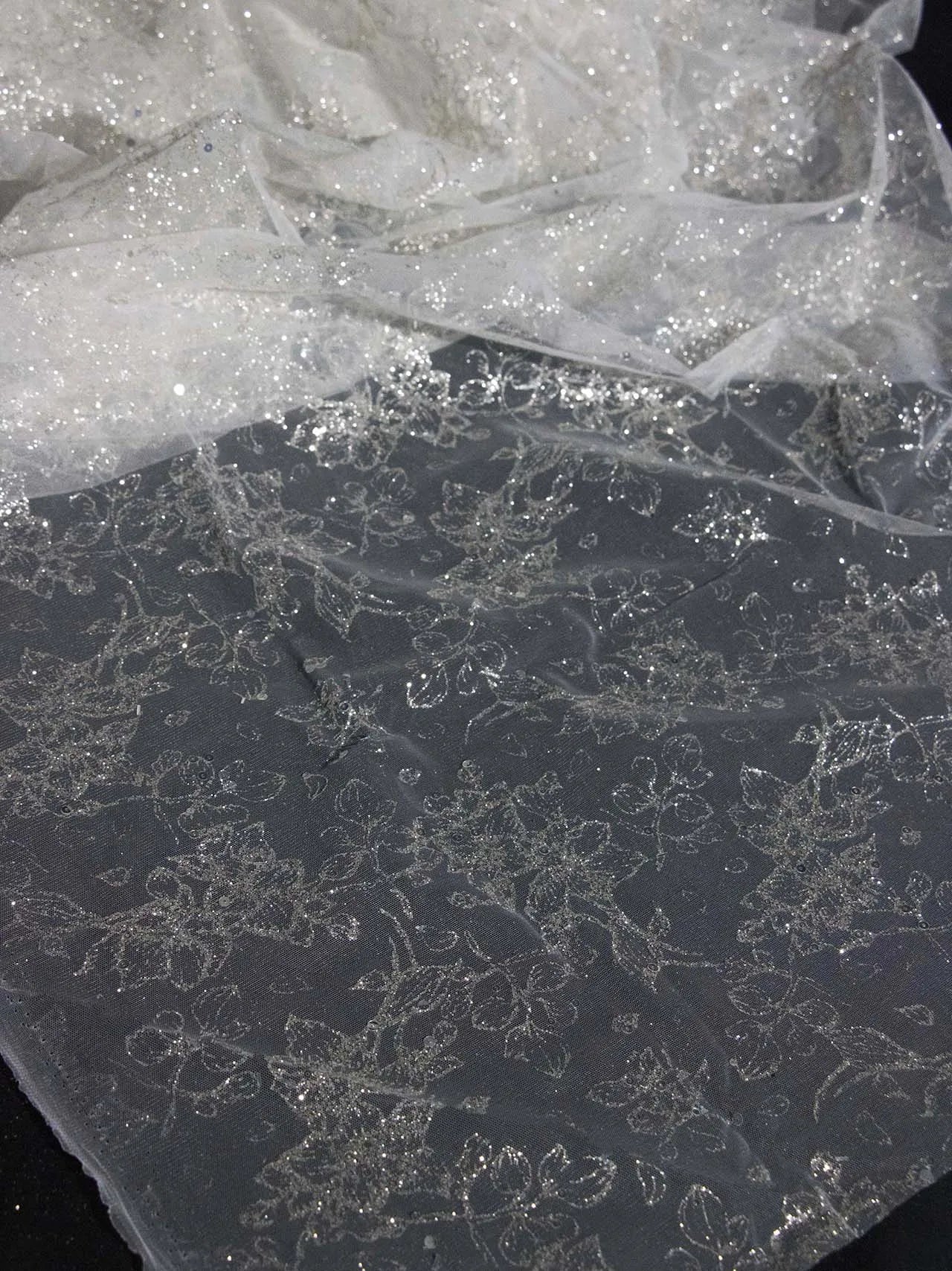 Polvo de plata en aerosol, polvo fino de brillo, polvo brillante, pequeñas flores, encaje, malla plateada, bricolaje, vestido de novia, material para vestido.