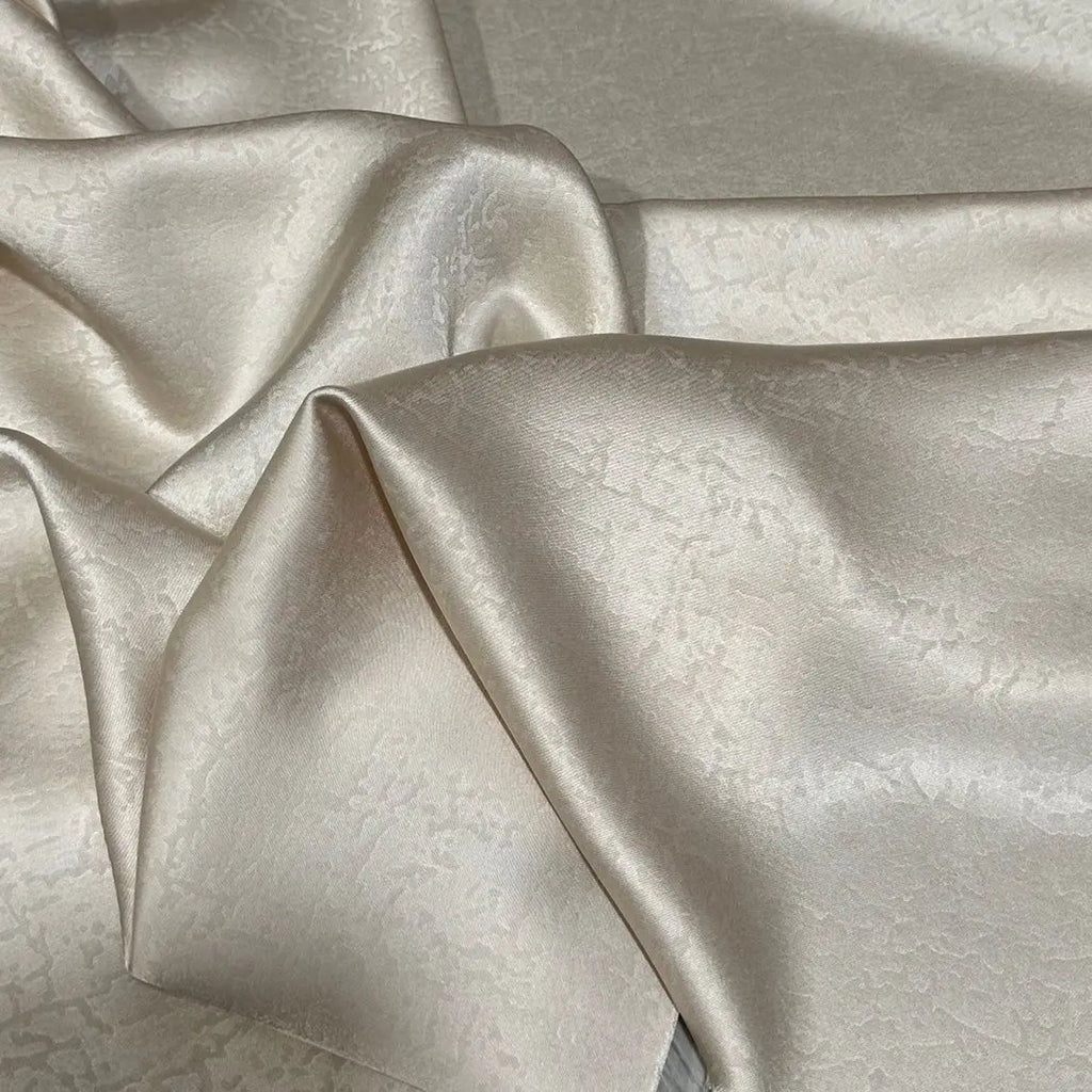 Soft and skin-friendly turtle-patterned jacquard acetate fabric suitable for wedding dresses formal gowns and handmade DIY