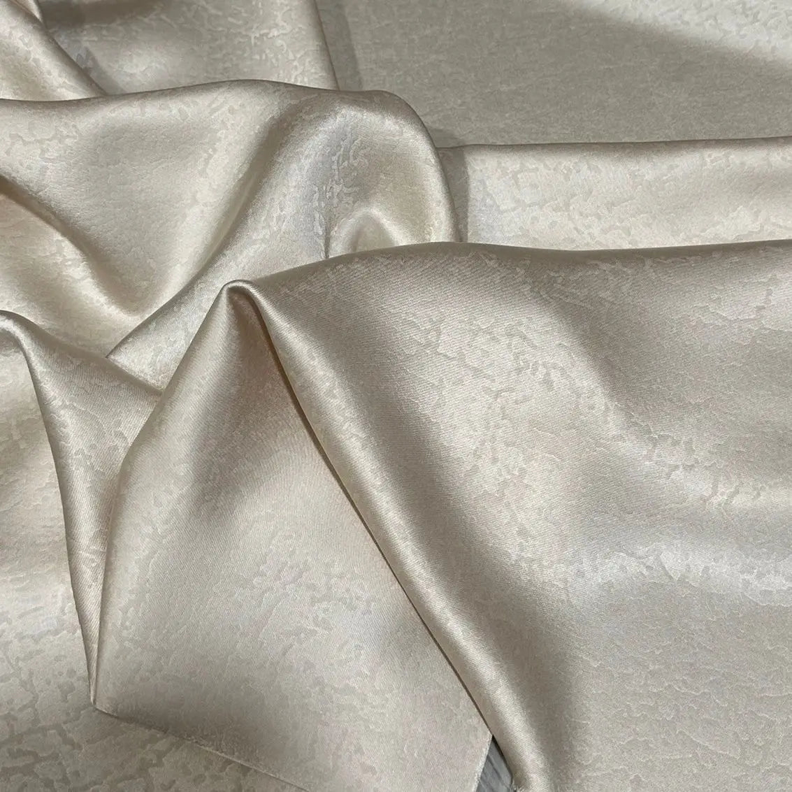 Tejido de acetato jacquard con estampado de tortuga, suave y agradable para la piel, adecuado para vestidos de novia, vestidos formales y manualidades DIY hechas a mano.