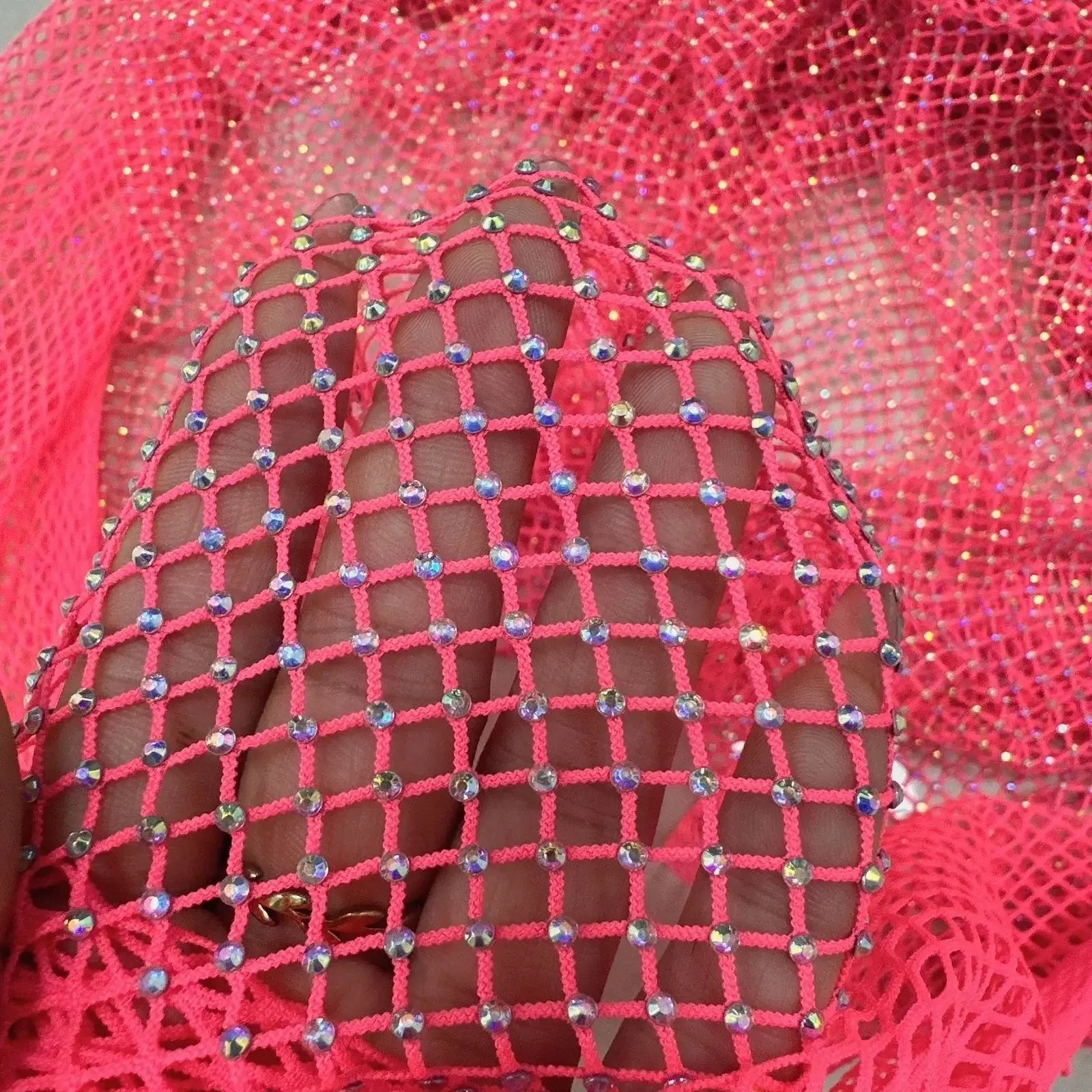 قماش شبكي مطاطي فاخر متباين الألوان للنساء فستان سهرة مخصص عالي الجودة مزين بأحجار الراين