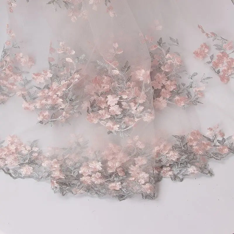 قماش شبكي مطرز بالورود مناسب لفساتين الزفاف والفساتين الرسمية وتصاميم الأزياء