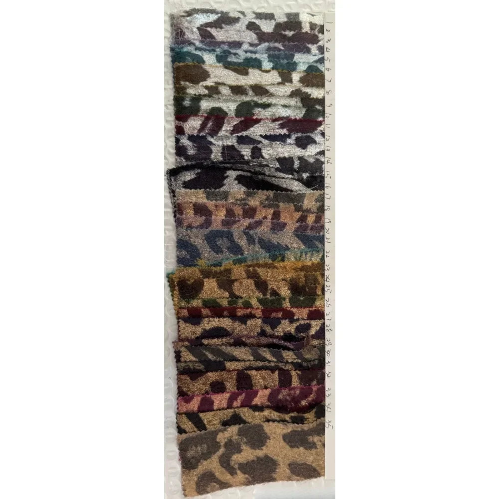 فستان لامع من جلد الفهد باللونين الذهبي والفضي، ملابس أداء أنيقة، أقمشة مصممة، أقمشة لمشهد الزفاف