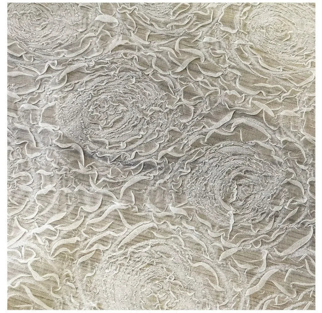 Tela de malla de encaje de gasa crepé con relieve de rosas blancas en 3D para vestido de novia, vestido formal, material de tul de red texturizado transparente.