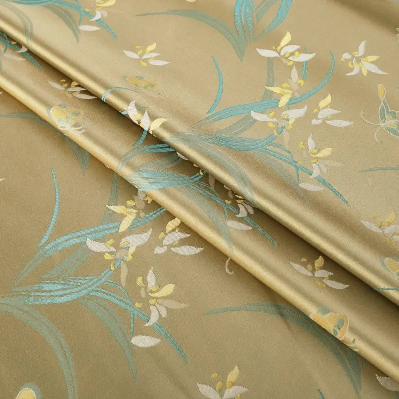 قماش جاكار فاخر بخيوط معدنية ونمط أنيق ومواد فاخرة وفساتين وتنورة وسترة وخياطة مصممة وخياطة راقية