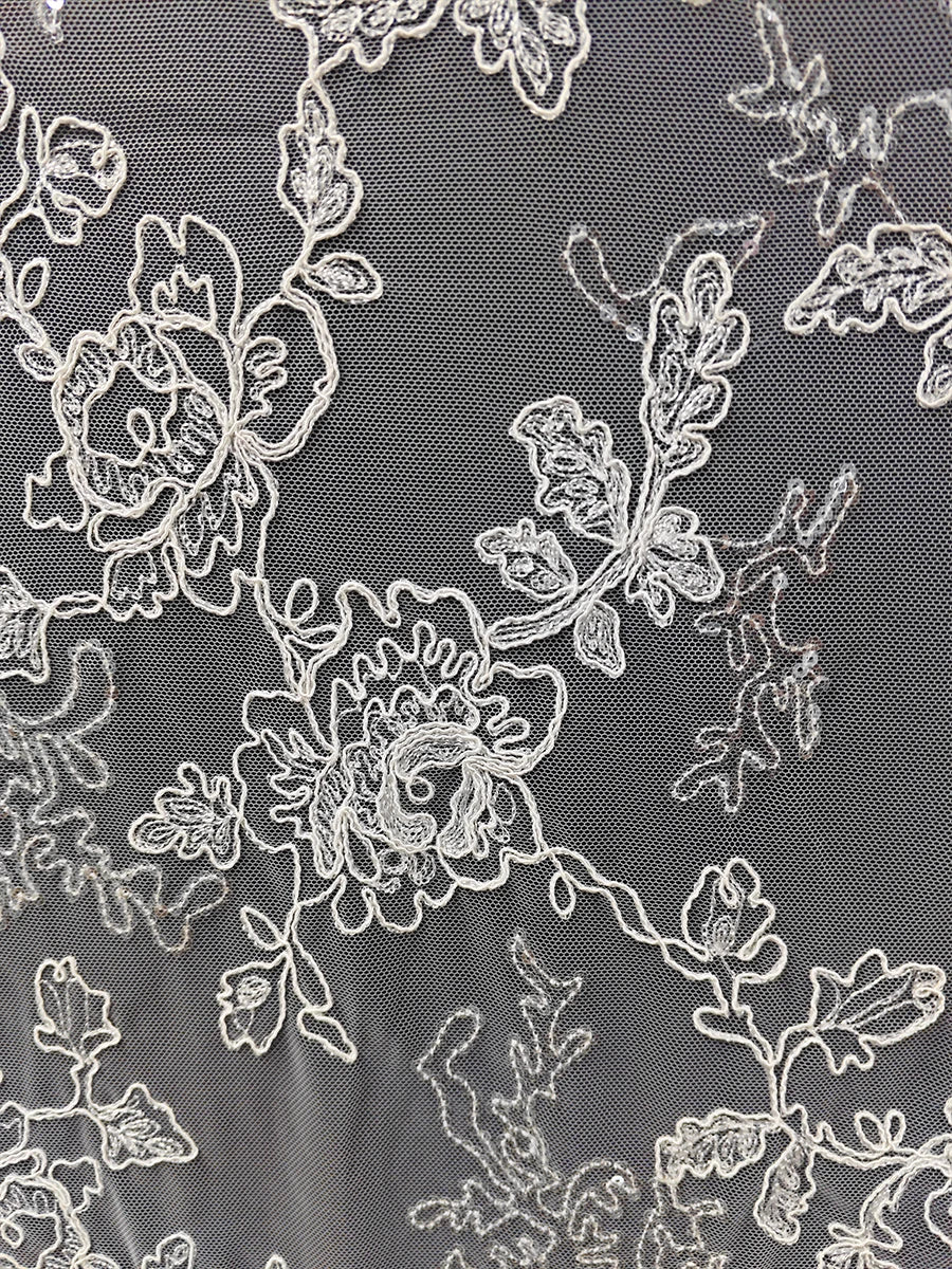 Tela de encaje con bordado de flores blancas crudas, hojas y malla floral bordada, hecha a mano, para decoración de bolsos de boda.