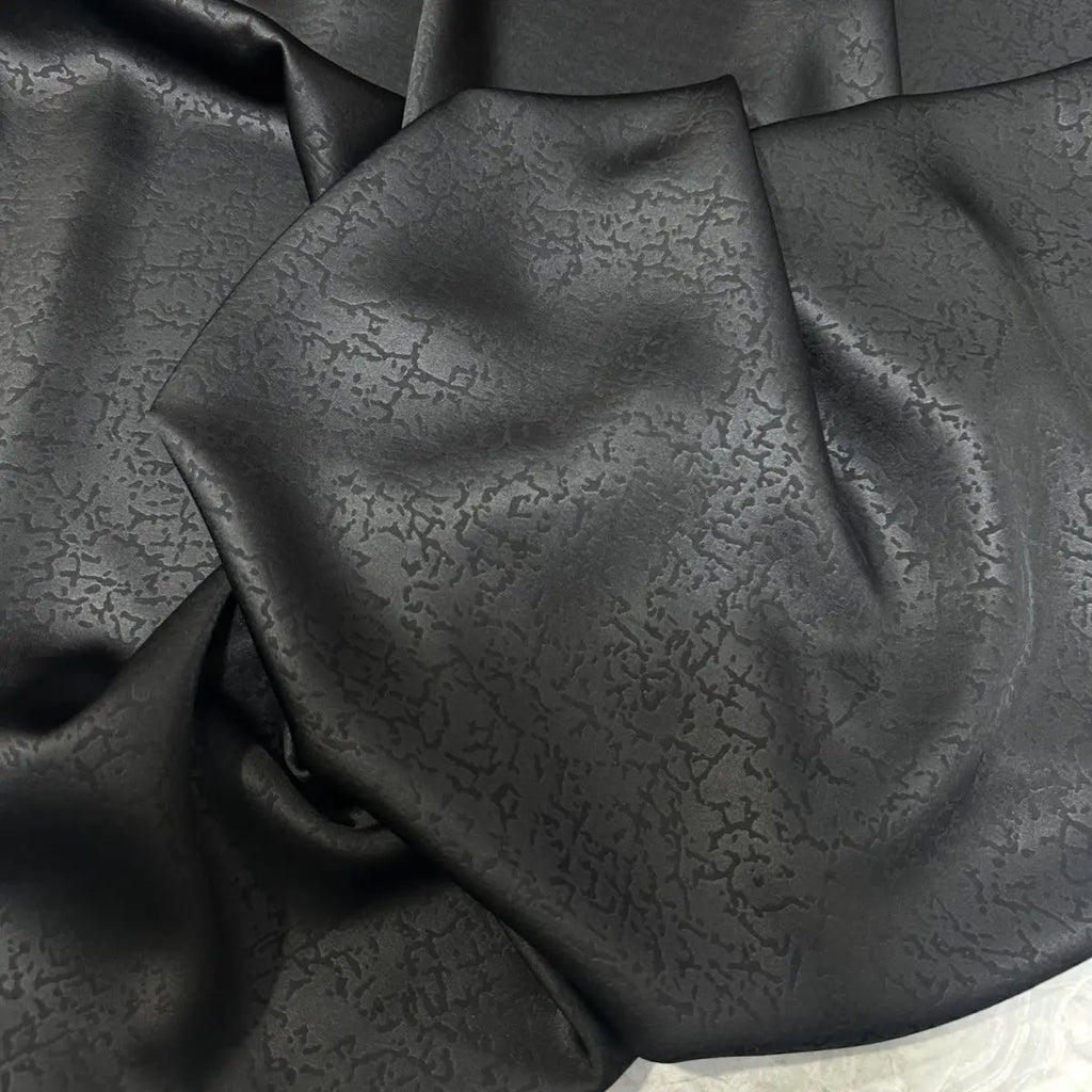 Soft and skin-friendly turtle-patterned jacquard acetate fabric suitable for wedding dresses formal gowns and handmade DIY