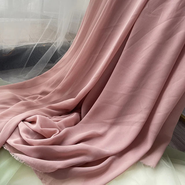 قماش شيفون للفساتين والتنانير والقمصان والملابس والديكورات ومشاريع الخياطة اليدوية، باللون الوردي والأرجواني