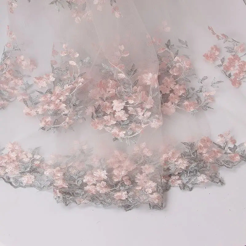 قماش شبكي مطرز بالورود مناسب لفساتين الزفاف والفساتين الرسمية وتصاميم الأزياء