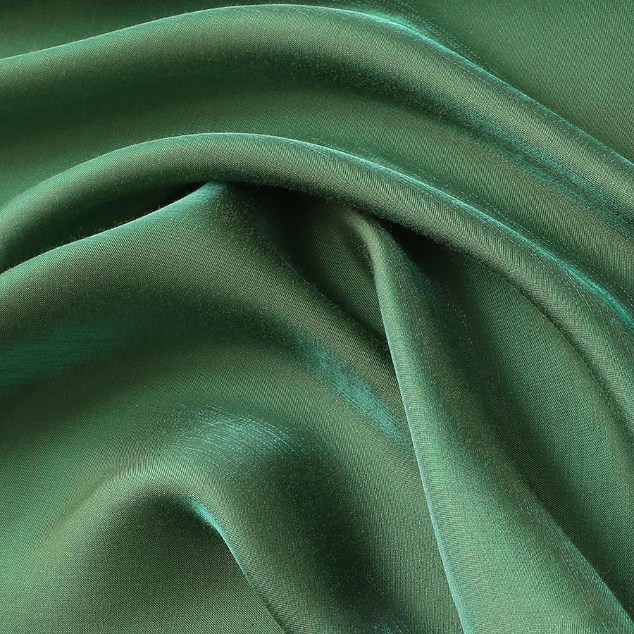 قماش حرير ساتان سائل نابض بالحياة - خامة لامعة لفساتين السهرة