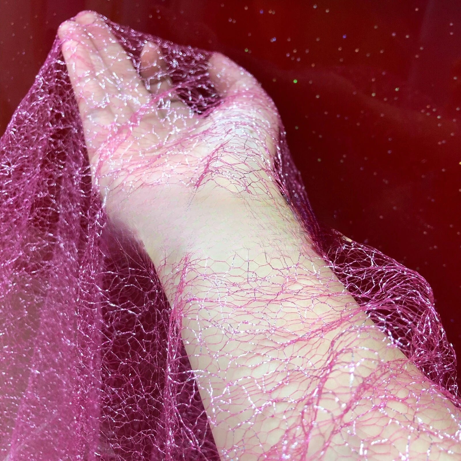 قماش شبكي من الدانتيل الذهبي والفضي غير المنتظم خفيف الوزن وناعم مناسب للفساتين الرسمية وفساتين الزفاف وأغطية الرأس