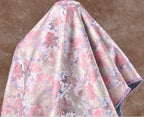 Tejido jacquard de satén ligero con flores de doble cara para prendas creativas de estilo retro y prendas de lujo.