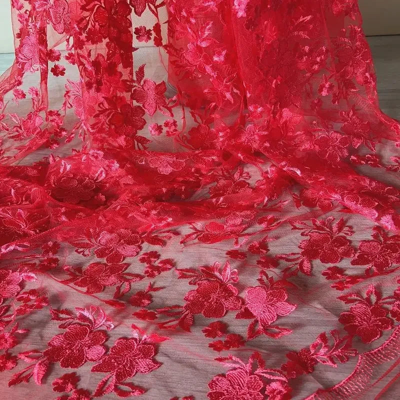 Tela de encaje bordado de seda brillante de alta calidad para vestidos étnicos, vestidos de novia y proyectos de costura artesanales.