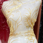 زهور وطيور متعددة الألوان، قماش كثيف للغاية، لامع للغاية، مطرز بشكل جميل، دانتيل، خرز، ترتر، فستان زفاف، مأدبة