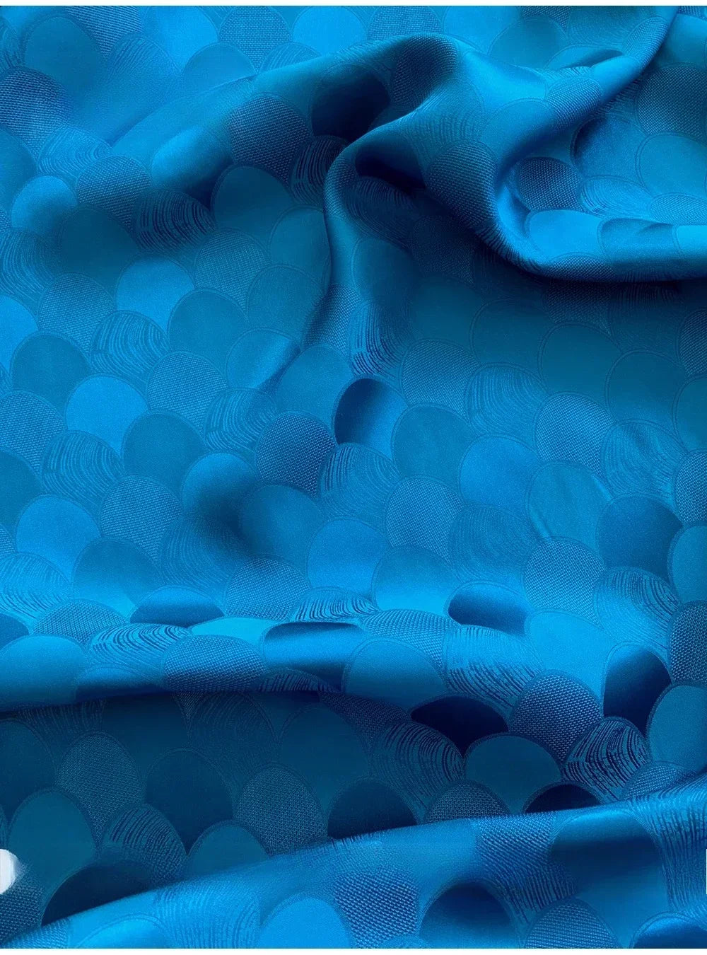 قماش ساتان حريري من Sea Wave Jacquard - مادة أنيقة 109 سم