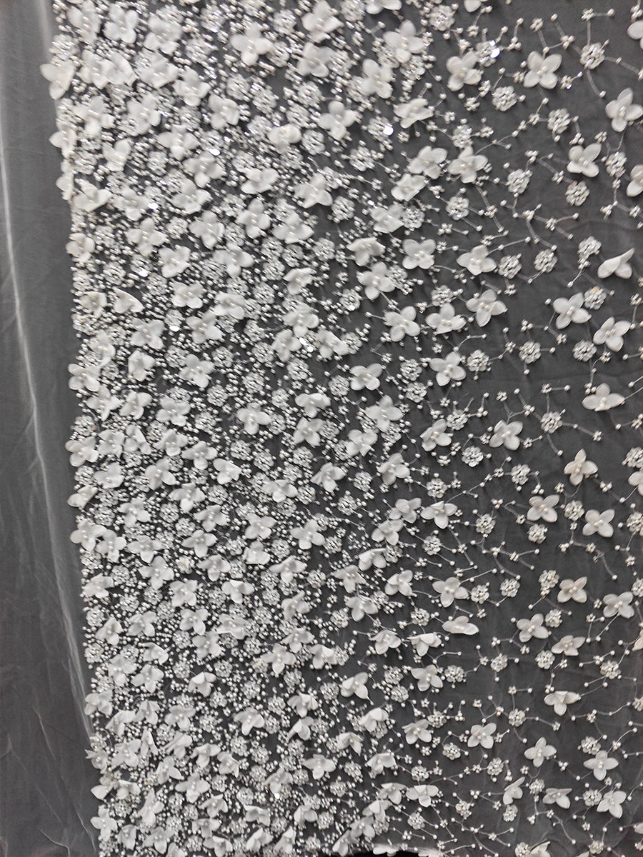 زهور مطرزة بالترتر وبتلات من الخرز وأقمشة مخيطة وفساتين زفاف عصرية وأقمشة يدوية الصنع