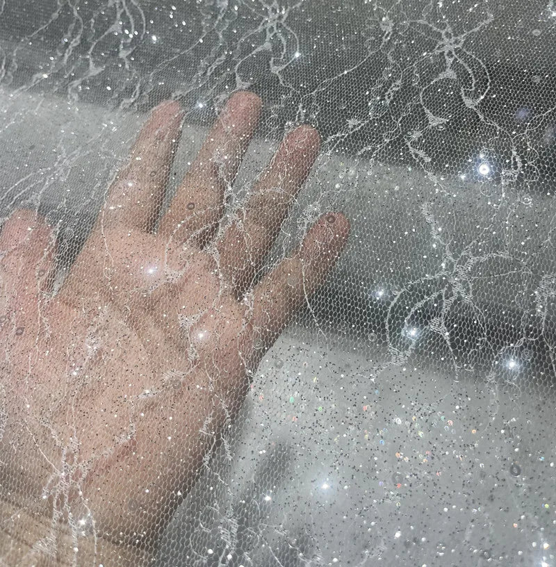 مسحوق الفضة الساخن، رذاذ الفضة، مسحوق بريق ناعم، فستان زفاف منقوش بشبكة من الدانتيل، الطبقة السفلية، قماش شبكي شفاف لامع