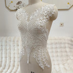 تطريز خرز على حافة زهرة من الدانتيل - زينة صدر فستان الزفاف 60 × 40 سم