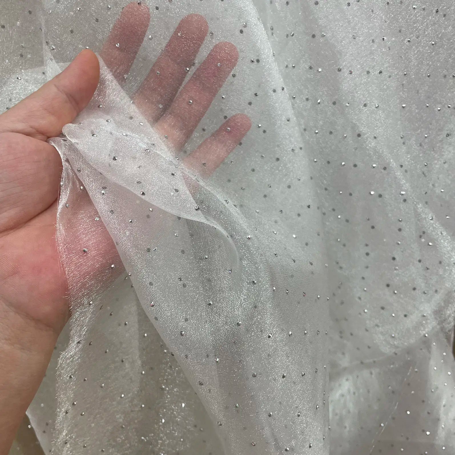 Soft and smooth organza fabric suitable for wedding dresses formal gowns designer fabrics and photography backdrop fabrics