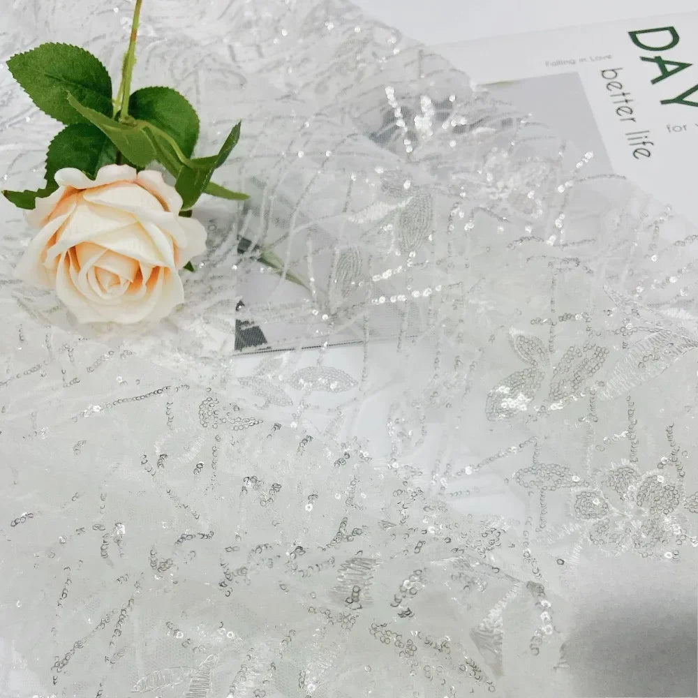 Tela bordada con cuentas de diseñador popular, rosa cristal, tela bordada para vestido de noche, color blanco puro, para uso industrial.