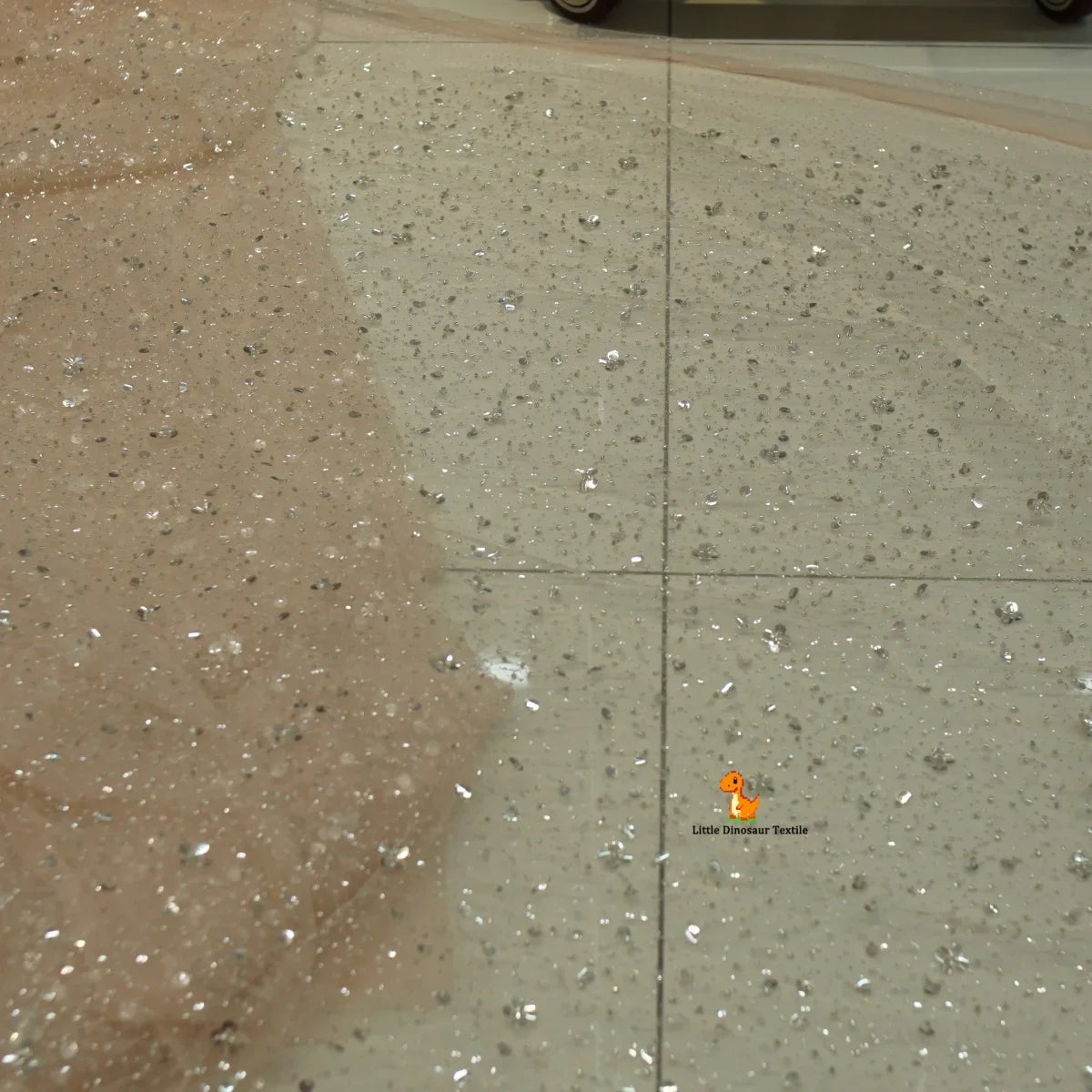 Feature Irregular And Unique Gold Spray Mesh Used For Handicrafts Designer Wedding Dresses Evening Dresses Headscarves Bridal