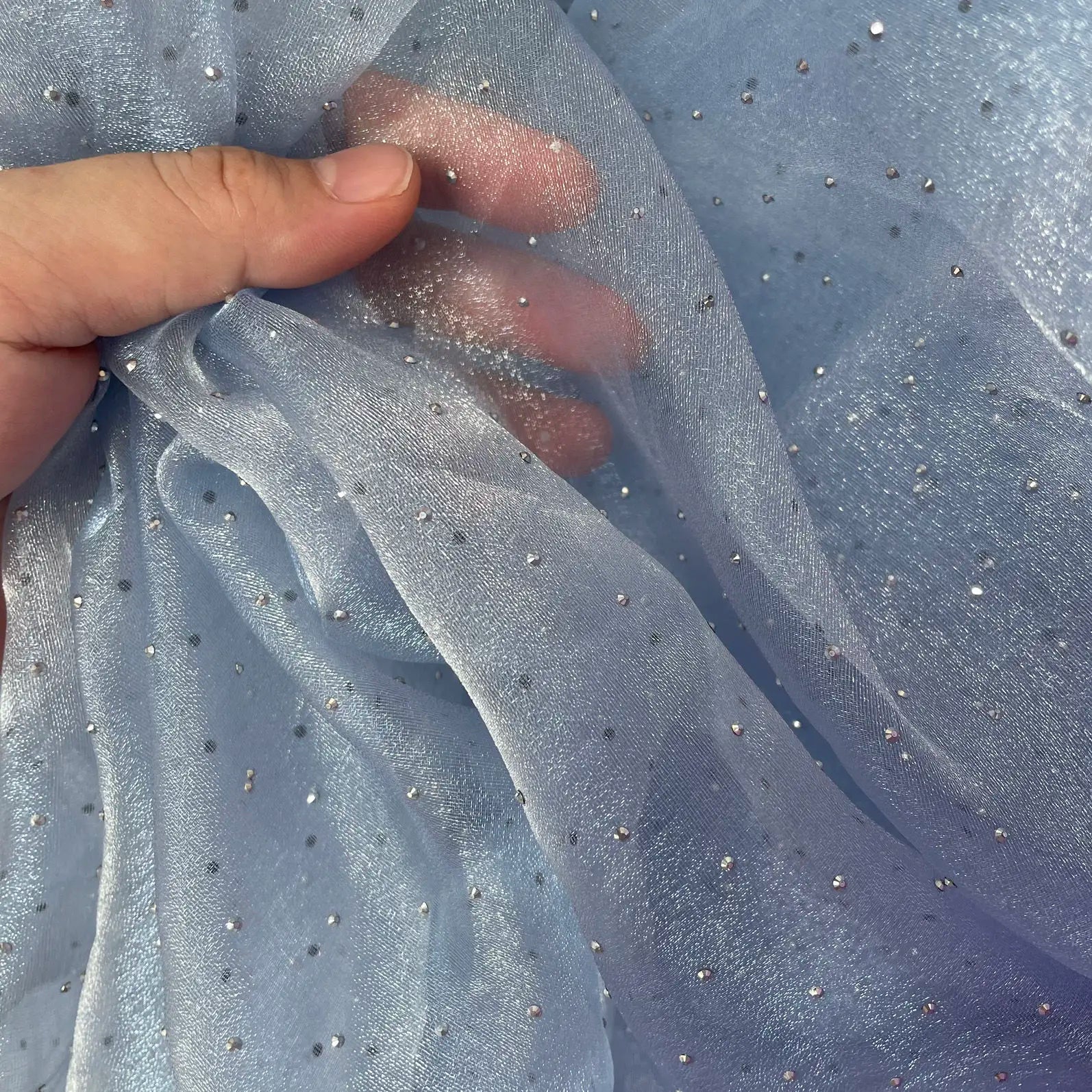 Soft and smooth organza fabric suitable for wedding dresses formal gowns designer fabrics and photography backdrop fabrics