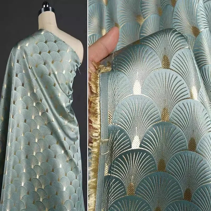 Tejido jacquard de satén con hojas de ginkgo en forma de abanico, nuevo chaleco para qipao, telas de alambre dorado brillante para coser
