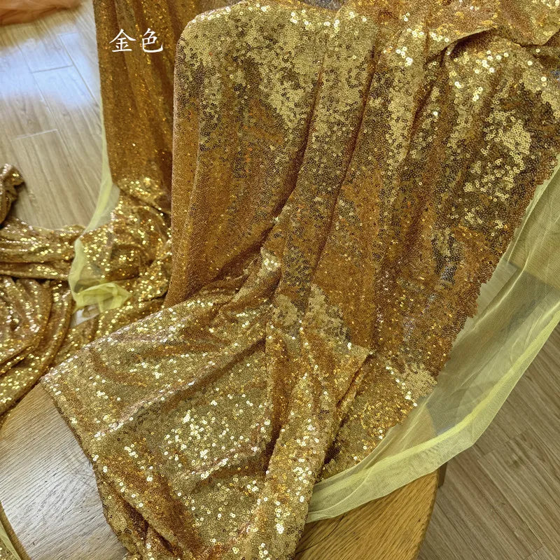 Tela de lentejuelas doradas, plateadas, moradas y negras, pequeña encriptada para decoración de vestidos de noche y bodas.