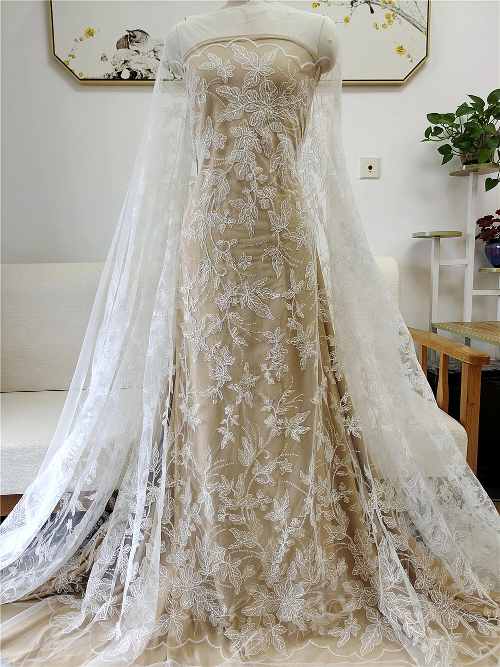 قماش دانتيل أبيض فاخر بنقوش أوراق وأزهار لفساتين الزفاف والحجاب وفستان الزفاف والستائر