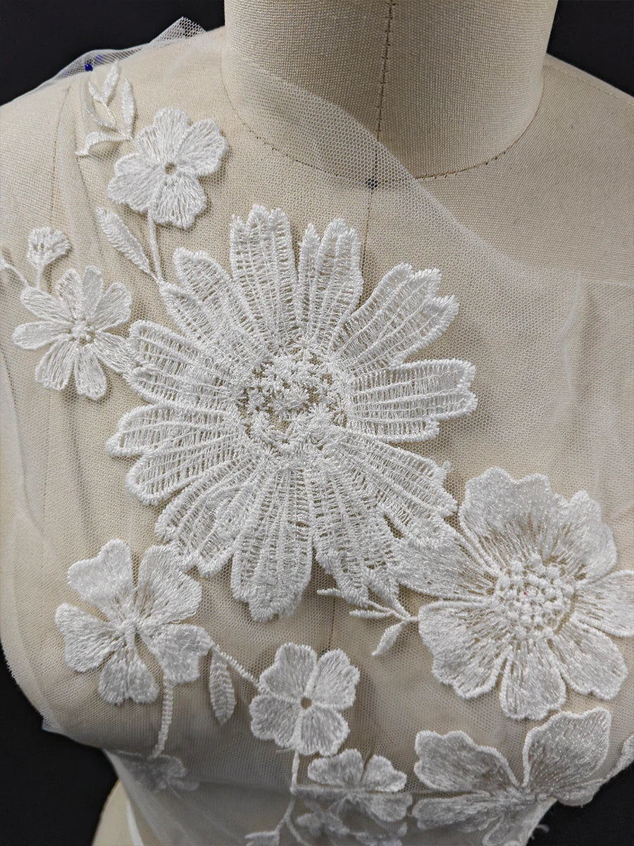 إكسسوارات الدانتيل المطرزة ملابس فستان الزفاف صناعة يدوية ملابس الدانتيل زينة الزهور