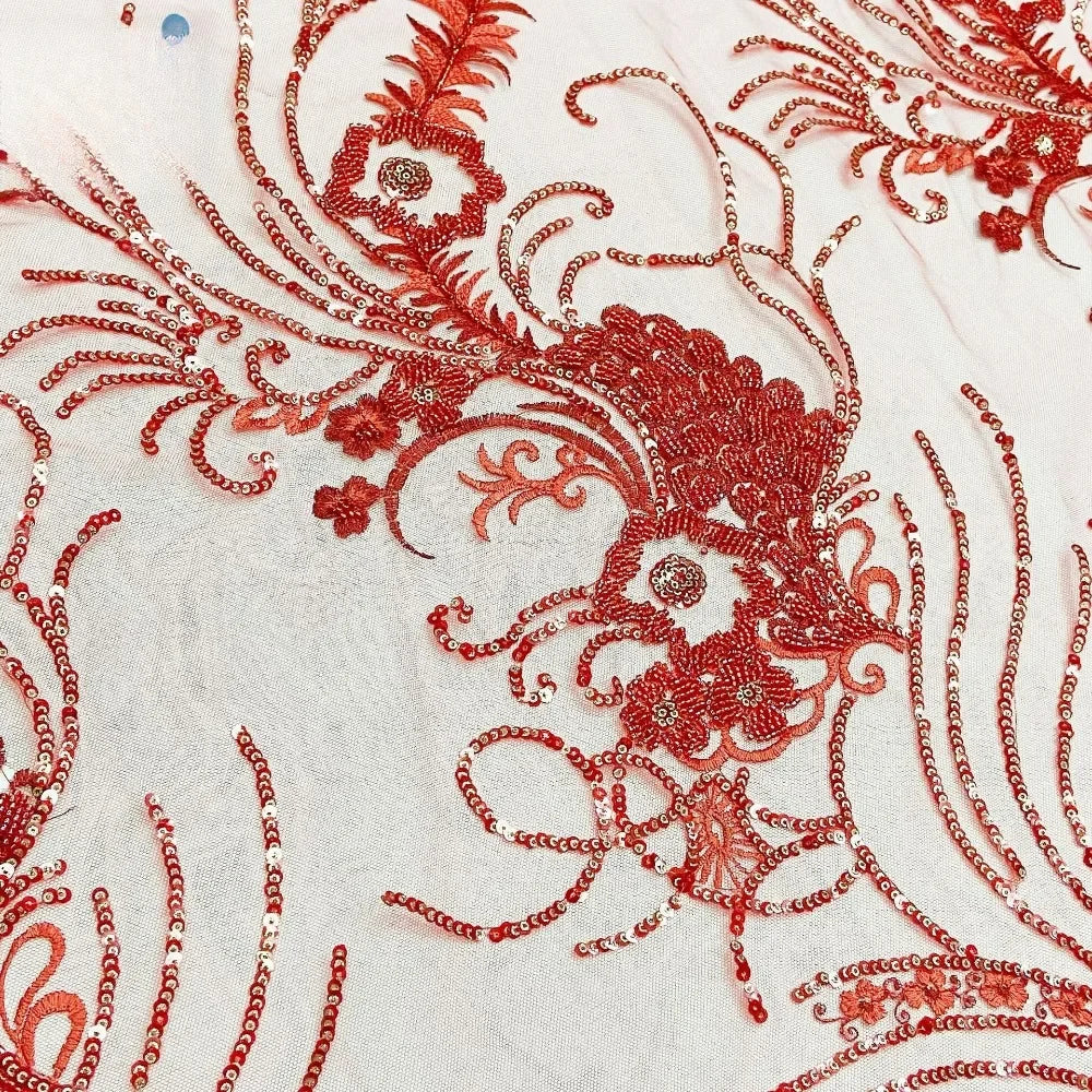 زهور وطيور متعددة الألوان، قماش كثيف للغاية، لامع للغاية، مطرز بشكل جميل، دانتيل، خرز، ترتر، فستان زفاف، مأدبة