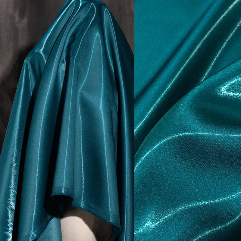 قماش ساتان مائي سائل، حرير كريستالي سميك، ساتان طبيعي عاكس، فستان زفاف، خلفية زخرفية، ملابس مصممة 