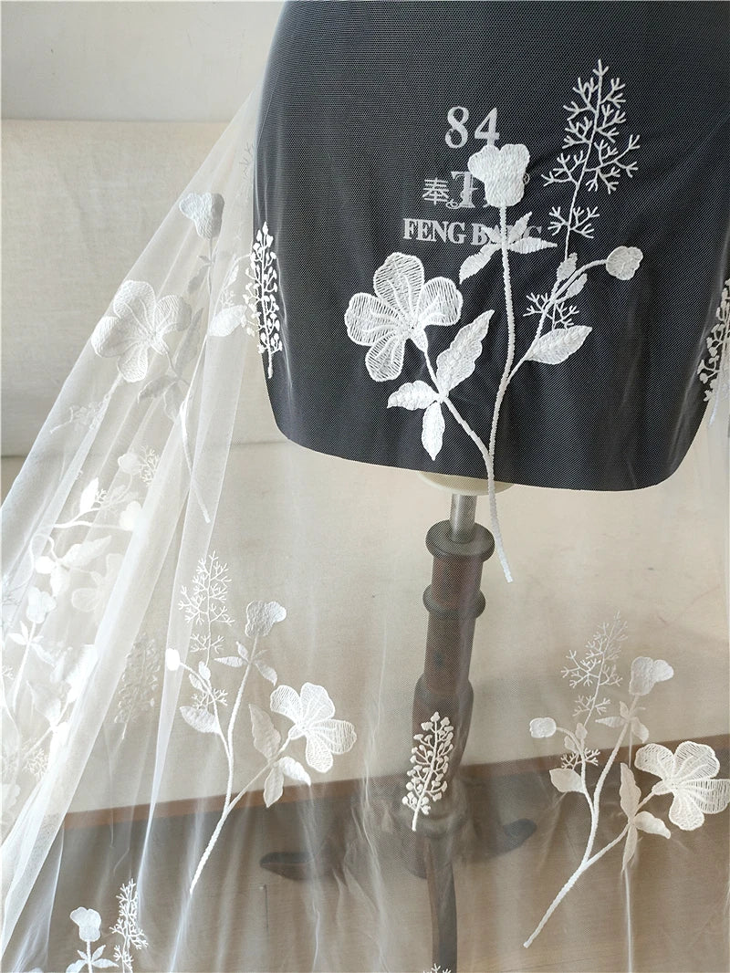 Vestido de novia de alta gama con encaje de cala y hueso de coche, ropa de regalo, cortina de puerta, tela de encaje, bordado, accesorios de bricolaje hechos a mano.