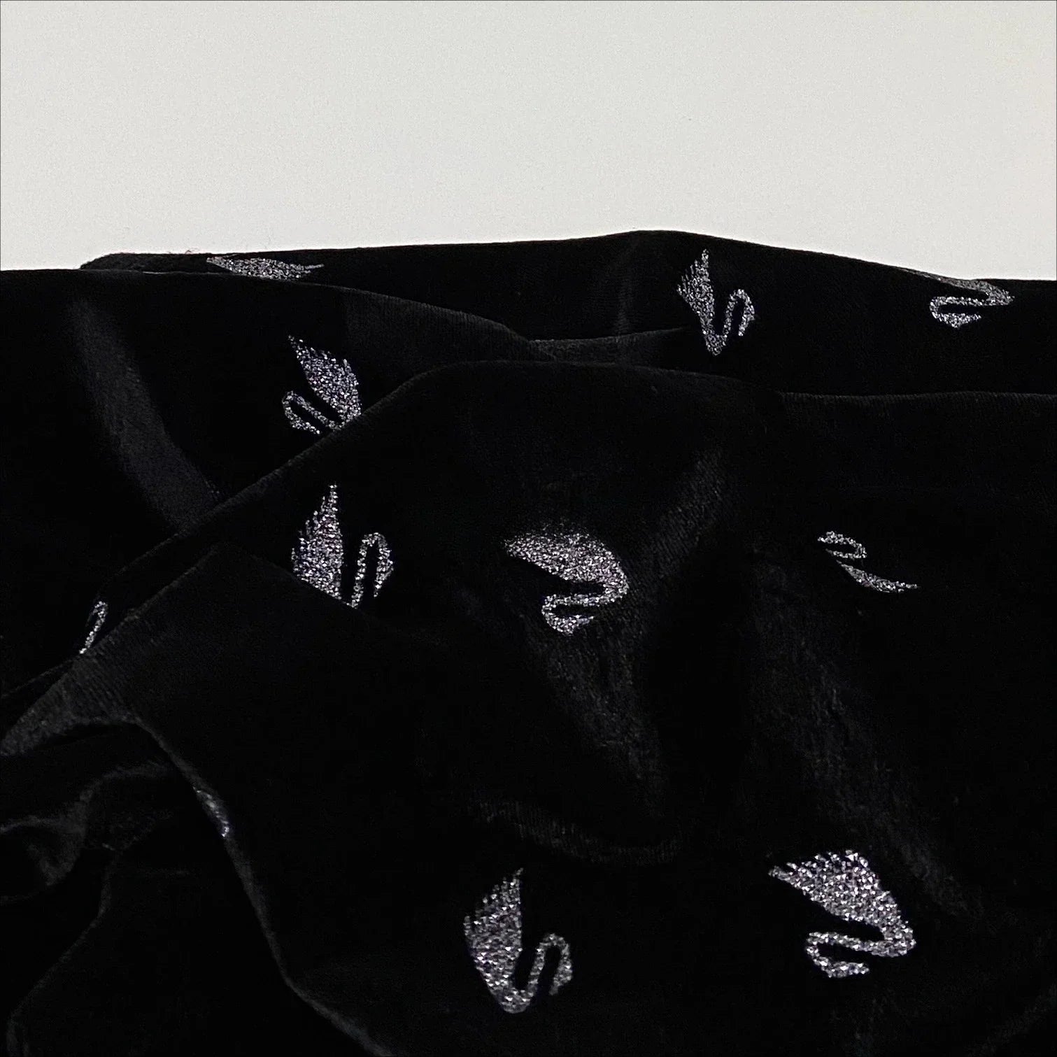 قماش بجعة صغير مطبوع عليه عبارة "بجعة صغيرة" لامع، قماش مخملي مرن معلق، قماش خياطة ملابس رقص، قماش مصمم يدويًا