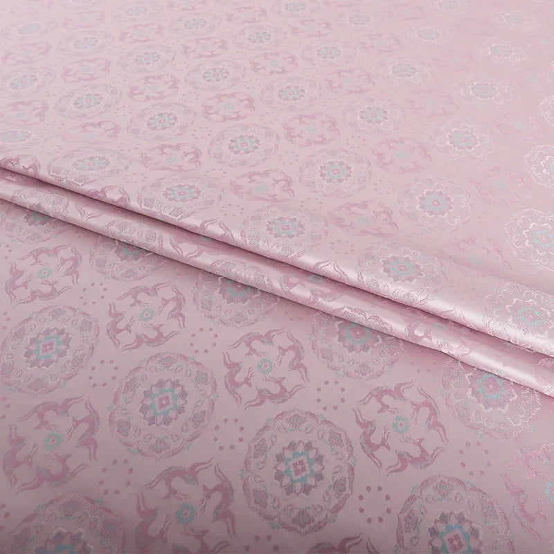 قماش جاكار فاخر بخيوط معدنية ونمط أنيق ومواد فاخرة وفساتين وتنورة وسترة وخياطة مصممة وخياطة راقية