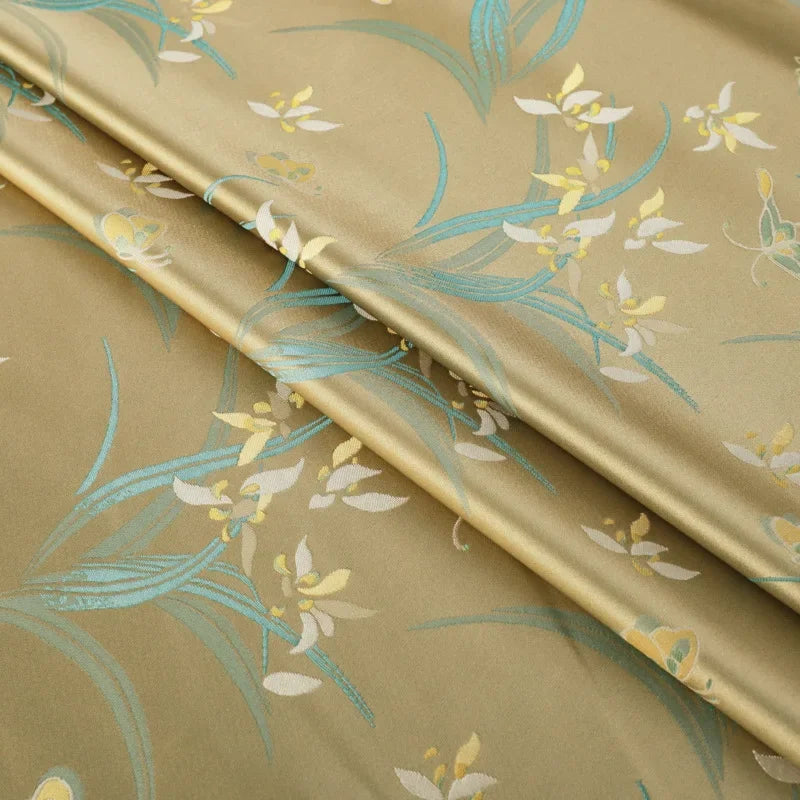 قماش جاكار فاخر بخيوط معدنية ونمط أنيق ومواد فاخرة وفساتين وتنورة وسترة وخياطة مصممة وخياطة راقية