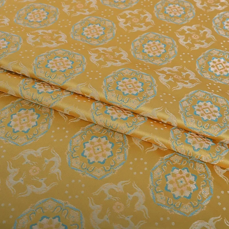 قماش جاكار فاخر بخيوط معدنية ونمط أنيق ومواد فاخرة وفساتين وتنورة وسترة وخياطة مصممة وخياطة راقية