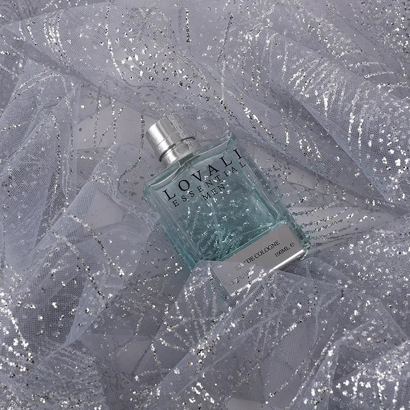 فساتين زفاف بأجنحة مشرقة مزينة بأقمشة حريرية بألوان زاهية وشبكات زينة الزفاف وأقمشة شبكية تشبه الشبكة