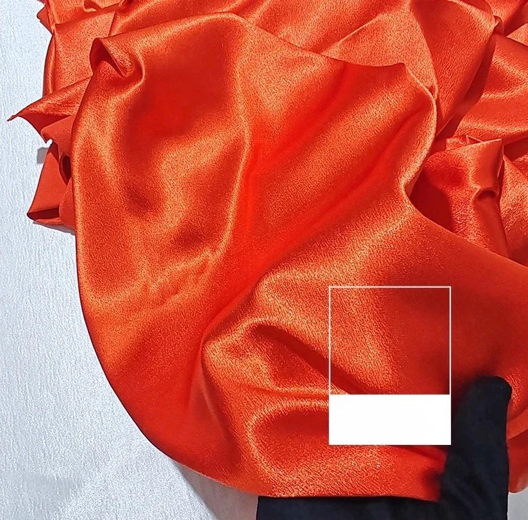 قماش ساتان كريستالي لامع - خامة فستان سهرة لامع 150 سم