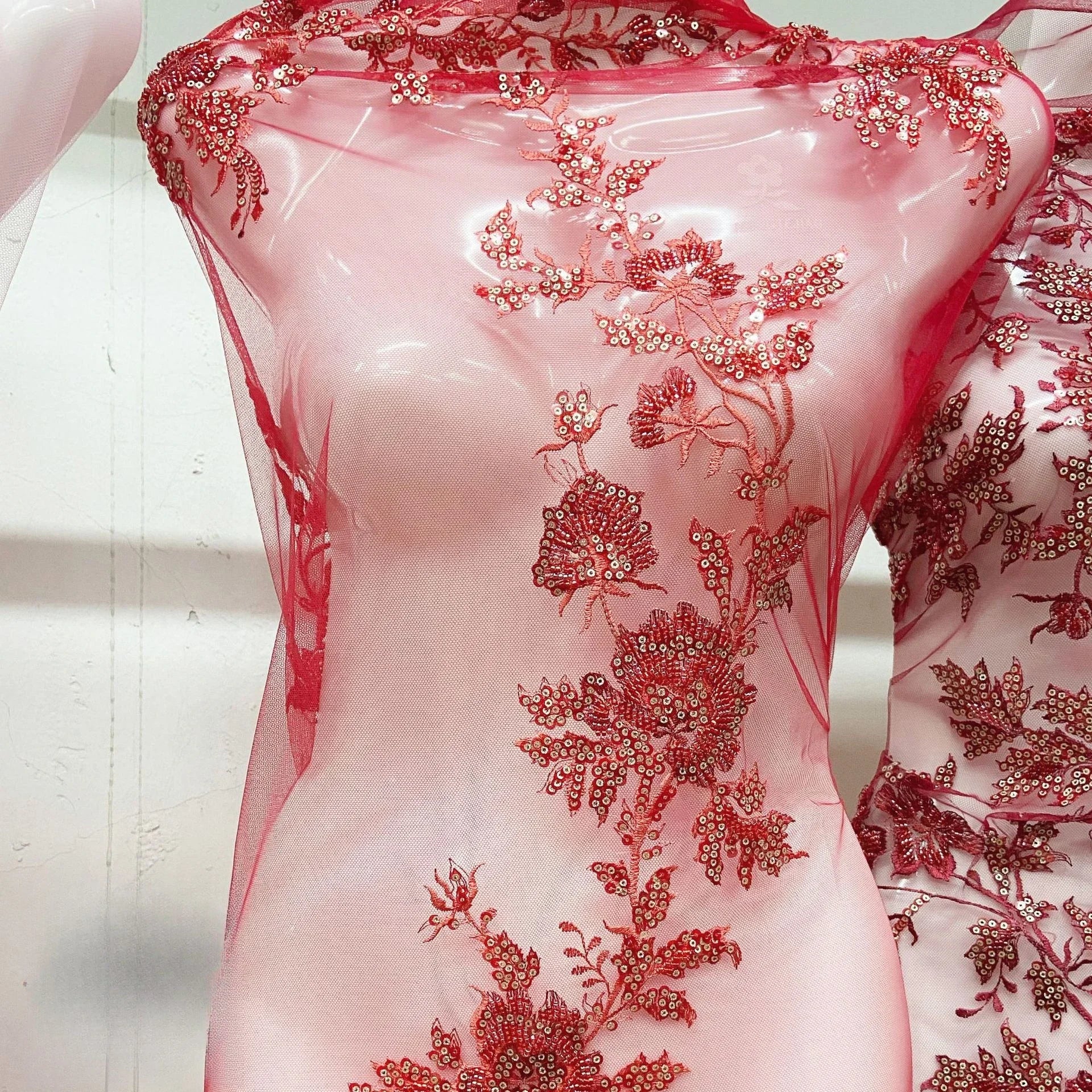 New Sequined Rose Bead Tube Embroidery Fabric, High-end Heavy Industry Multi-color Wedding Dress Bead Mesh Fabric Stoff Tessuto