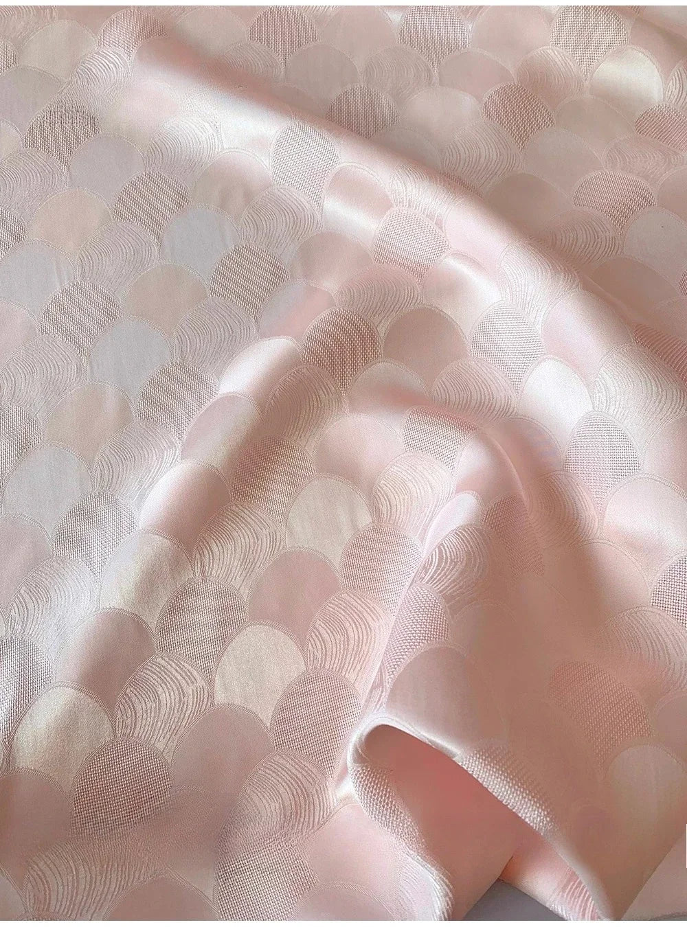 قماش ساتان حريري من Sea Wave Jacquard - مادة أنيقة 109 سم