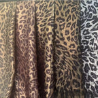 فستان لامع من جلد الفهد باللونين الذهبي والفضي، ملابس أداء أنيقة، أقمشة مصممة، أقمشة لمشهد الزفاف