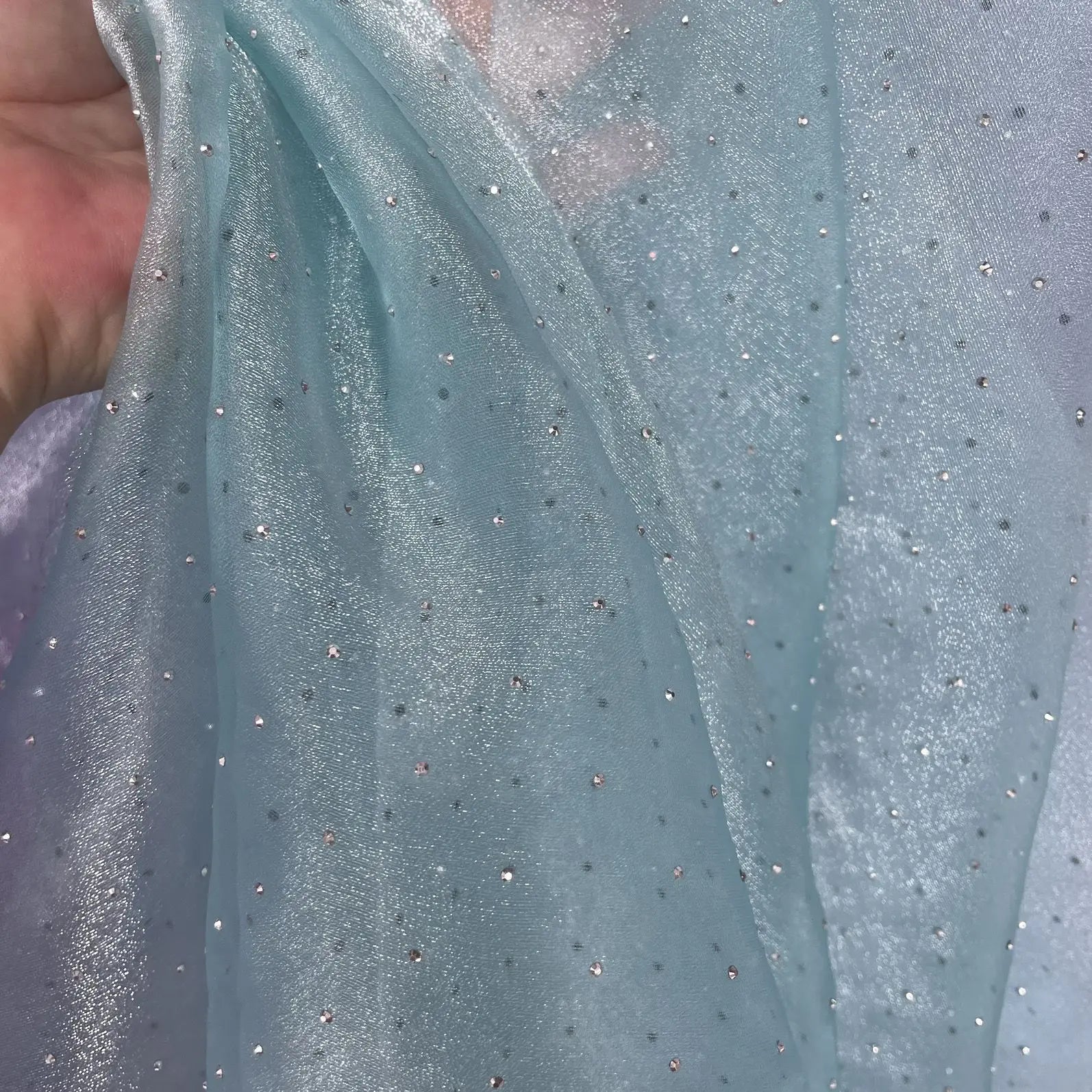 Soft and smooth organza fabric suitable for wedding dresses formal gowns designer fabrics and photography backdrop fabrics