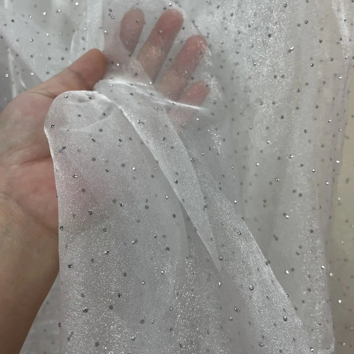 Soft and smooth organza fabric suitable for wedding dresses formal gowns designer fabrics and photography backdrop fabrics