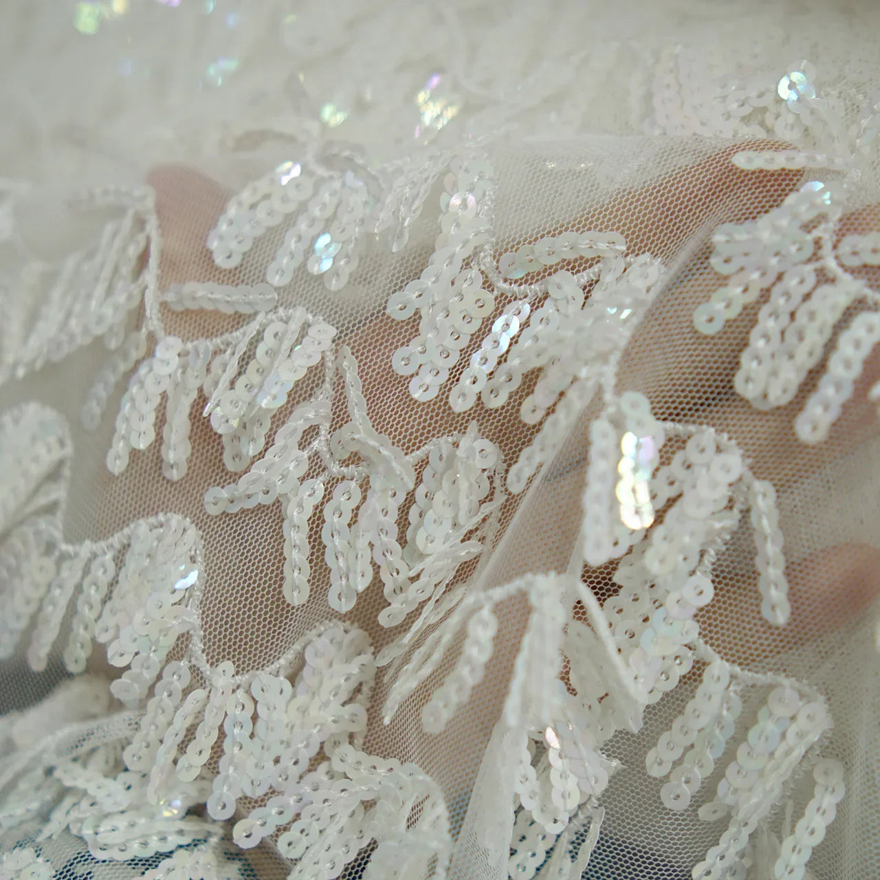 قماش شبكي فاخر مطرز بالترتر على شكل أوراق الكرمة - شبكة دانتيل رومانسية