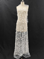 زهور مطرزة بالترتر وبتلات من الخرز وأقمشة مخيطة وفساتين زفاف عصرية وأقمشة يدوية الصنع