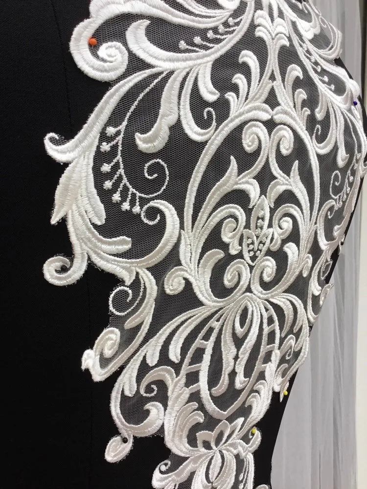 Parche de flores de encaje bordado con patrón blanco, negro y rojo, accesorios de cosplay para velo de boda de alta gama DIY